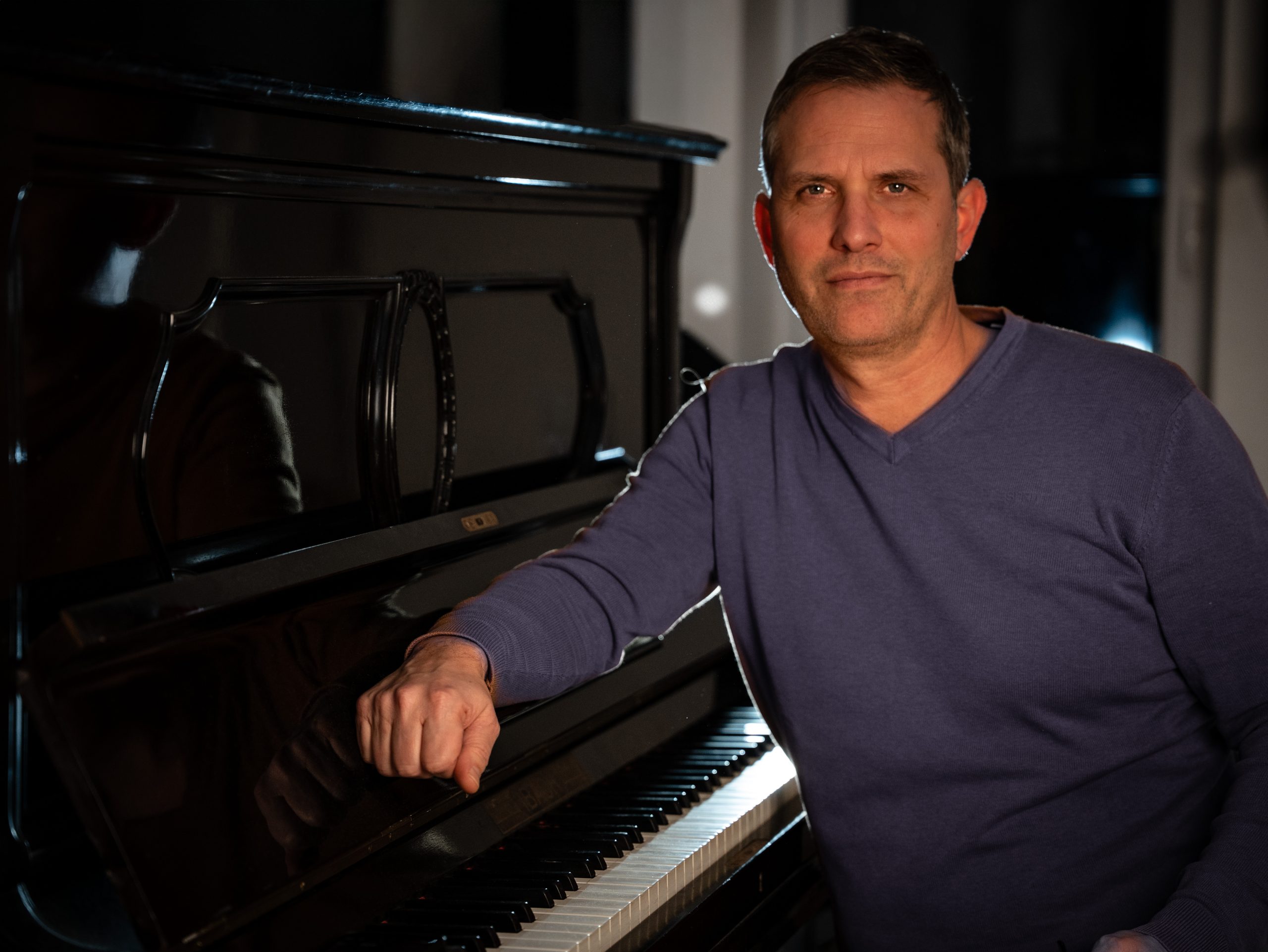 Klavierunterricht Köln – Schüler üben am Klavier